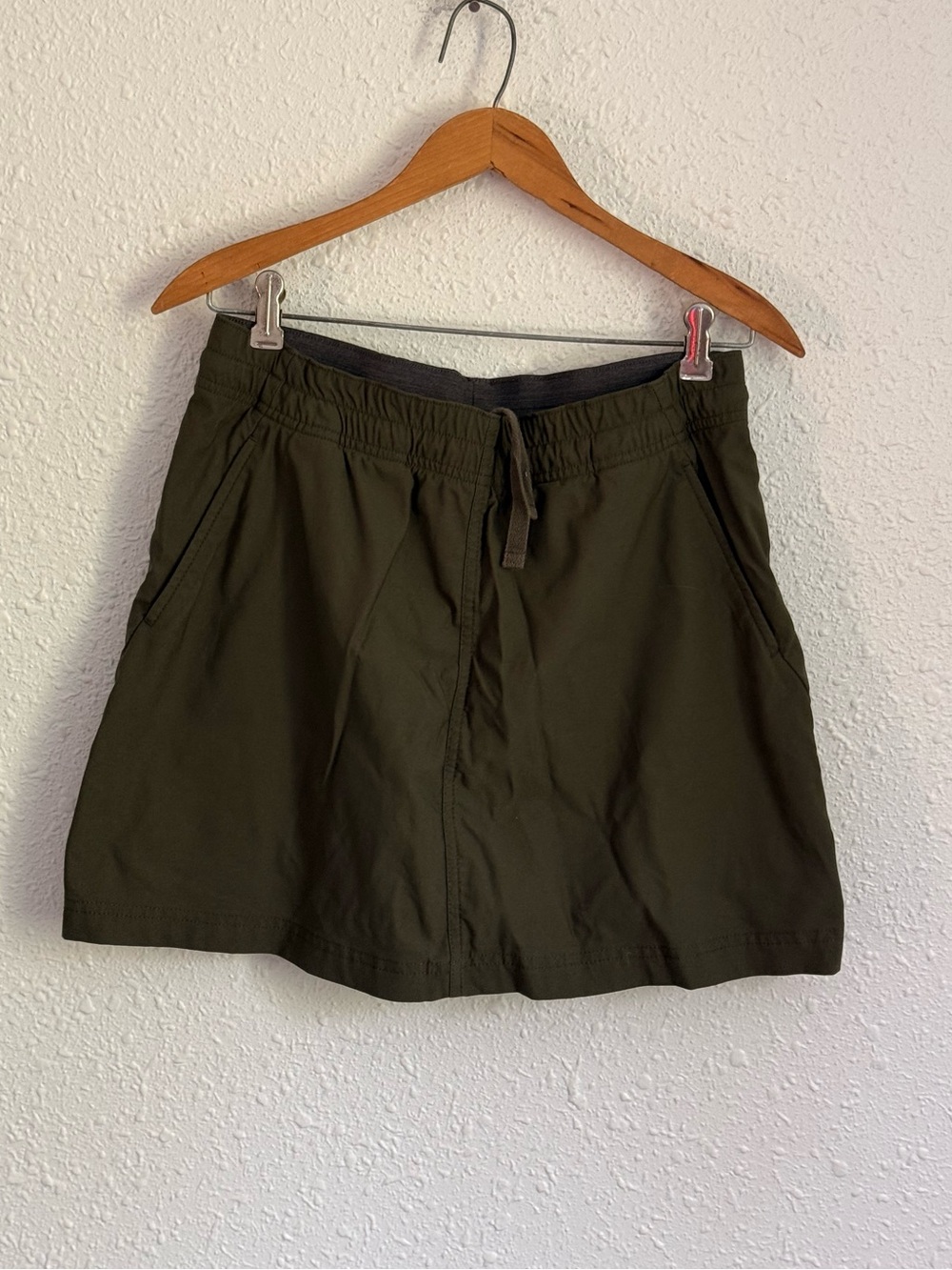 Prana olive green drawstring skirt skort M